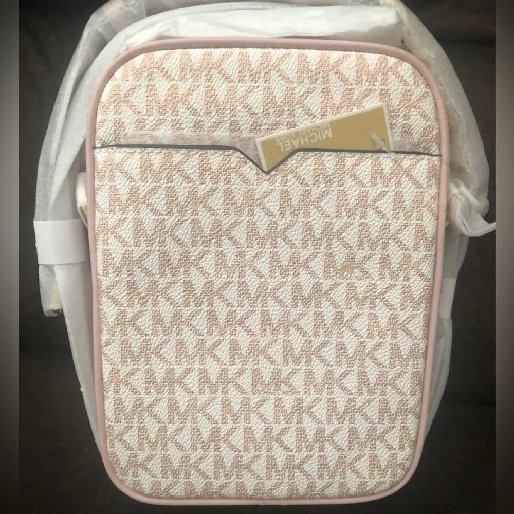 Michael Kors Medium Signature Logo Crossbody Bag BRAND NEW